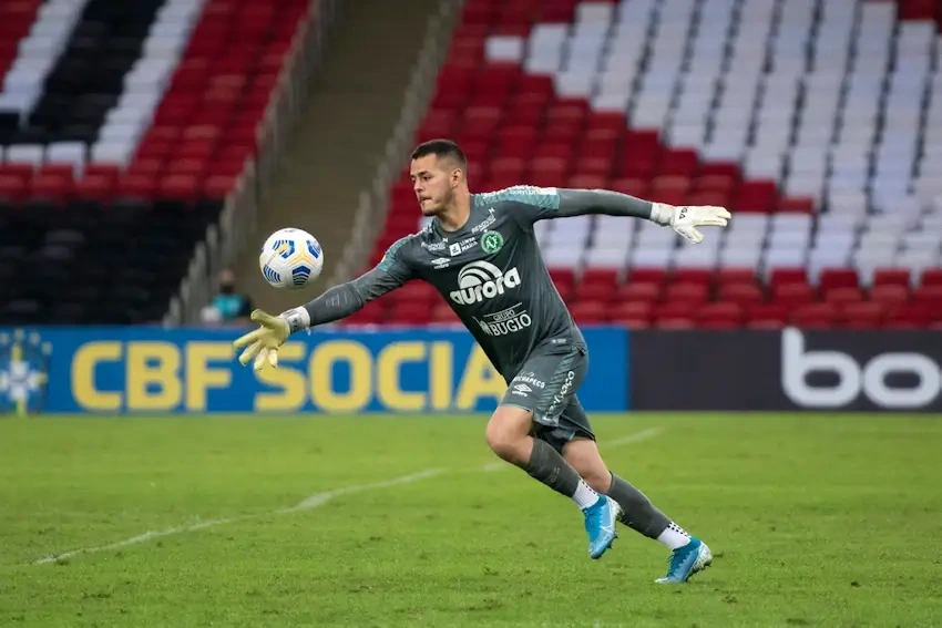 CRB x Chapecoense: Onde assistir, análise e dica de aposta